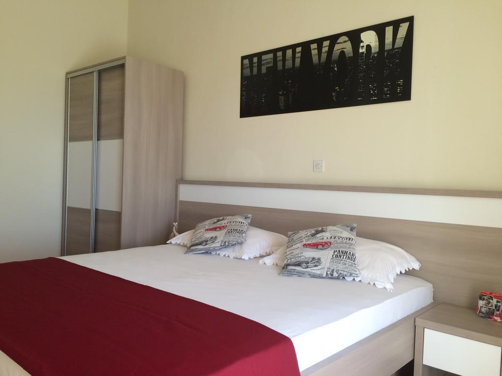 Apartmani Adriatic Ana Новалья Экстерьер фото