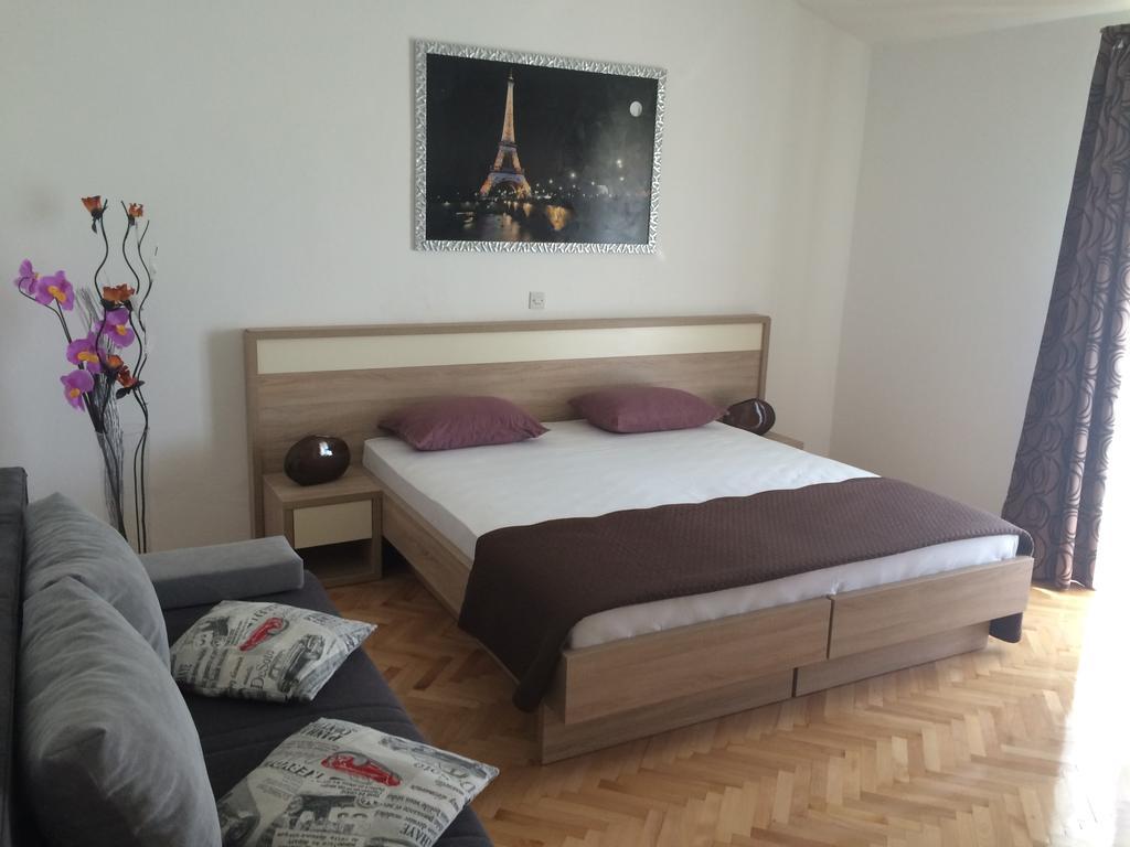 Apartmani Adriatic Ana Новалья Экстерьер фото