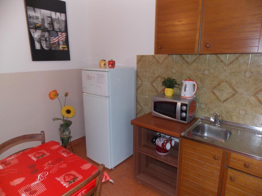 Apartmani Adriatic Ana Новалья Экстерьер фото