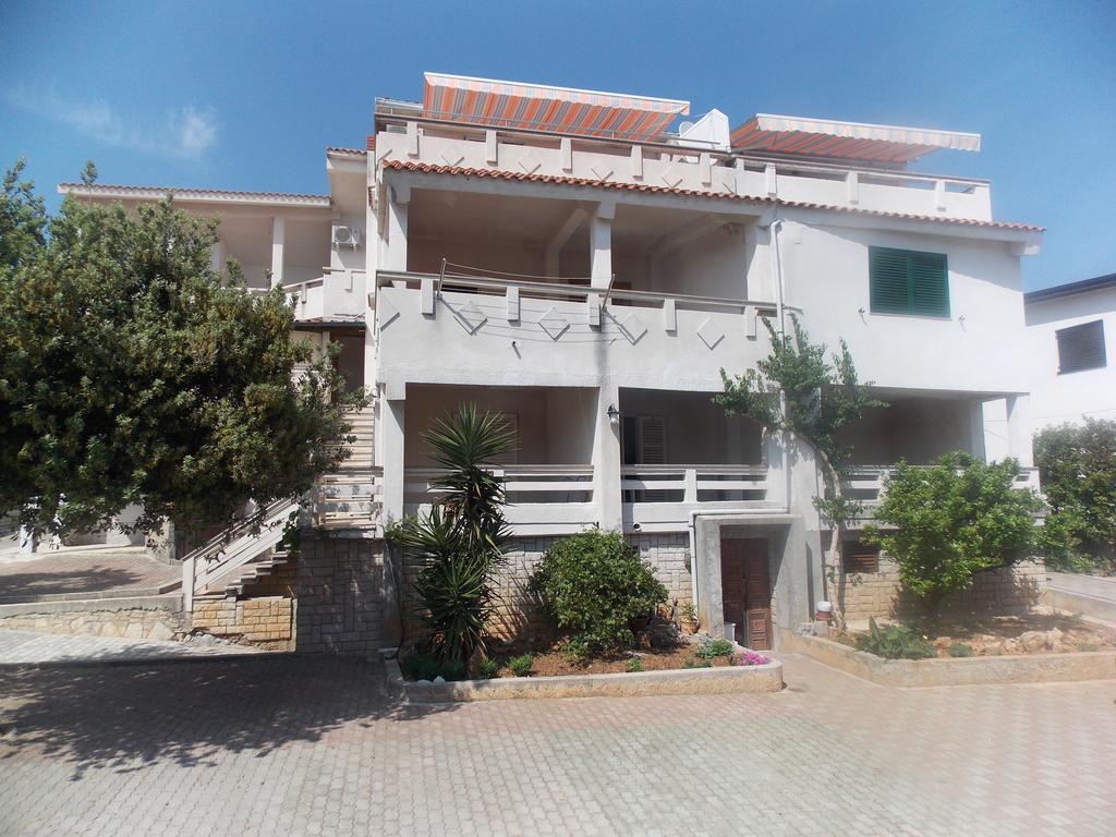 Apartmani Adriatic Ana Новалья Экстерьер фото